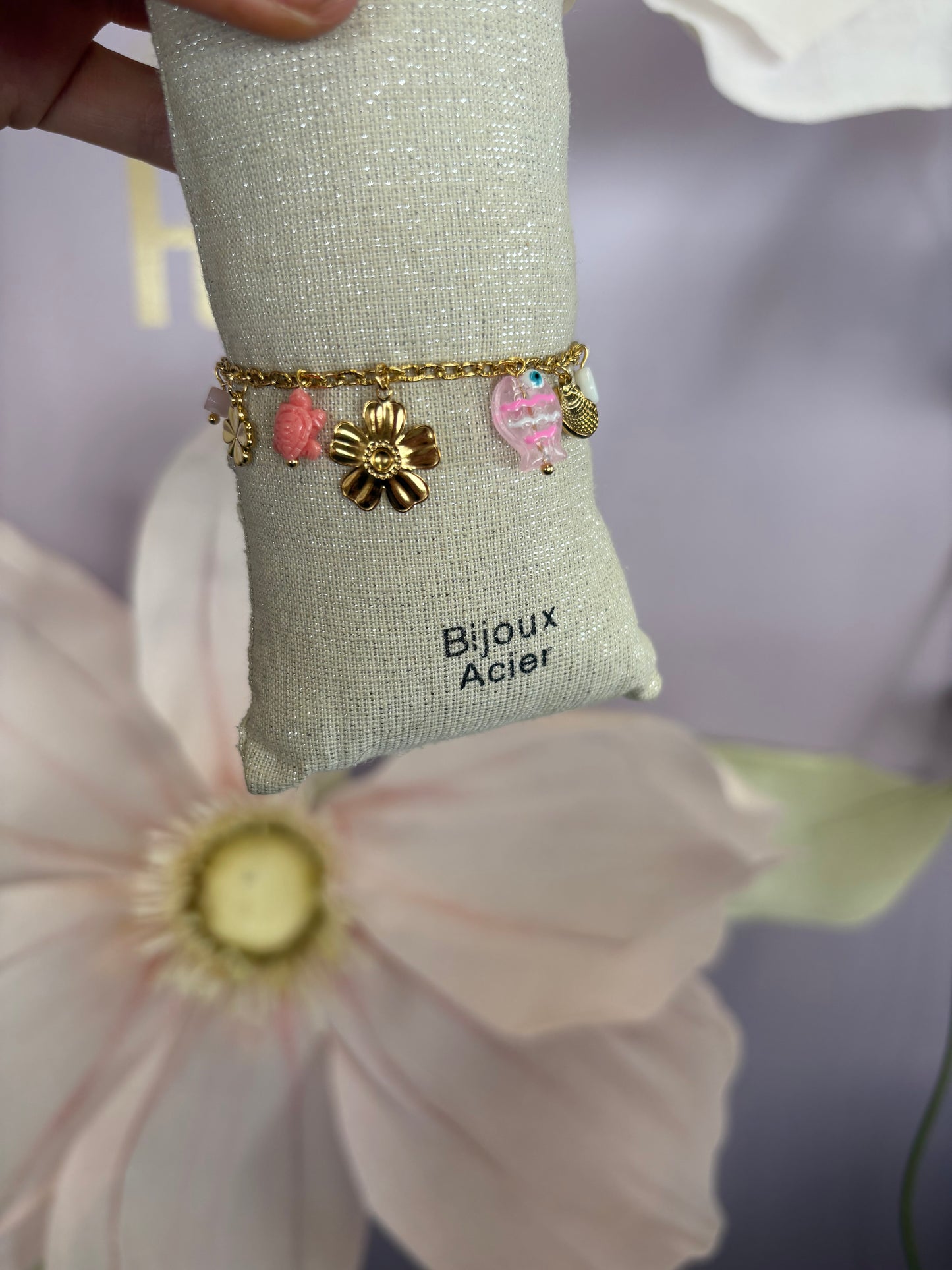 Bracelet breloque rose poisson