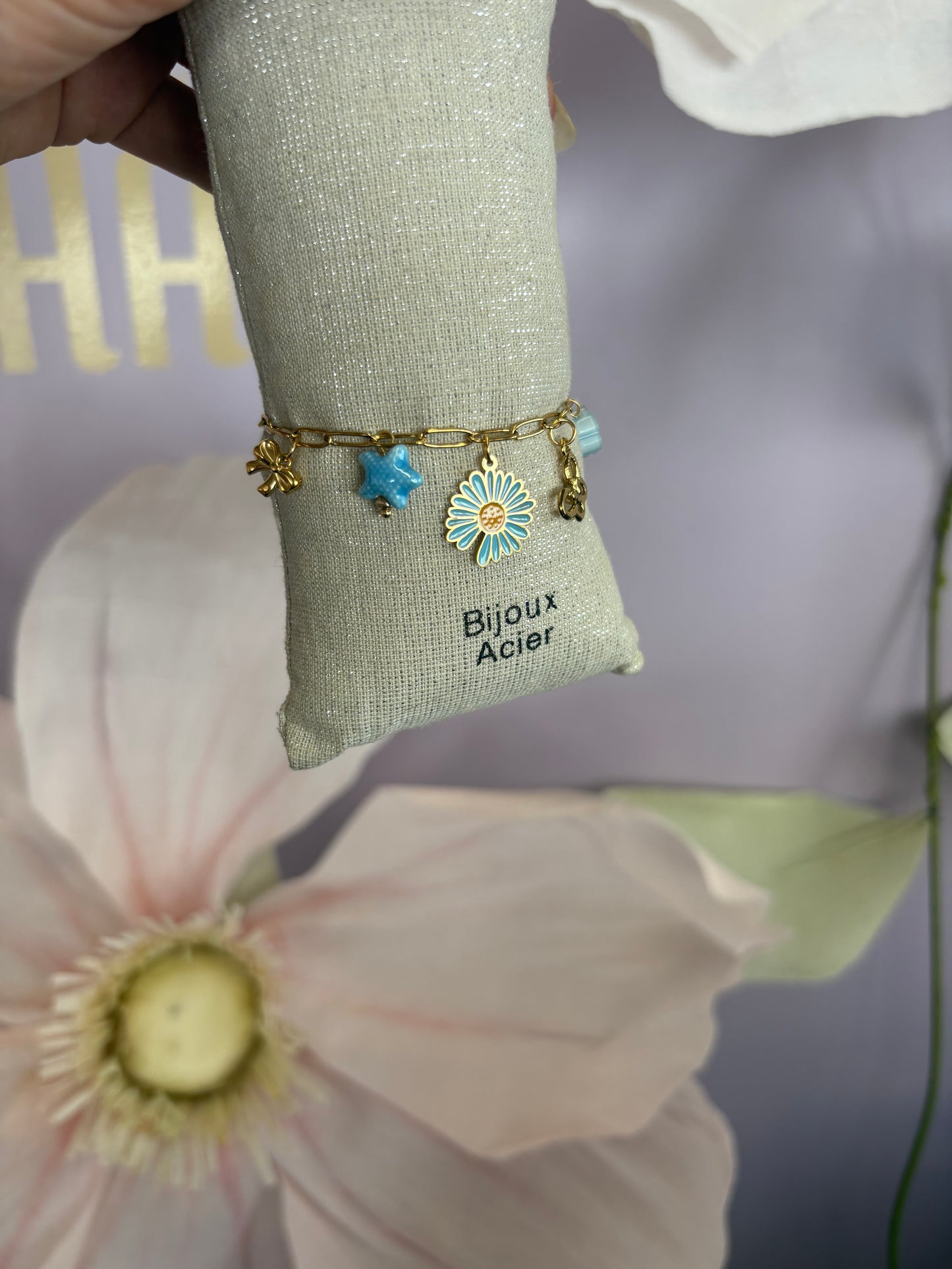 Bracelet breloque bleu fleurs