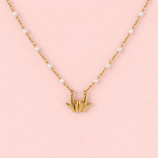 Collier perles du « J »